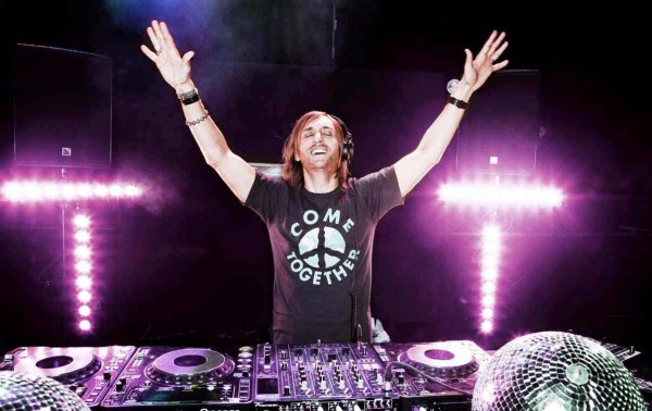 David-Guetta-LIVE-SMALL-600x378